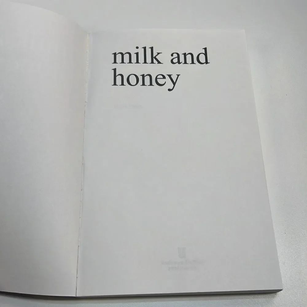 ‎Milk and honey book by Rupi Kaur